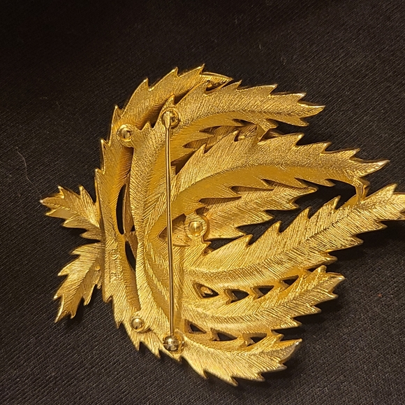 RARE VTG LARGE BIG Trifari Brooch Pin Palm Leaf Plant Leaves - Picture 3 of 4